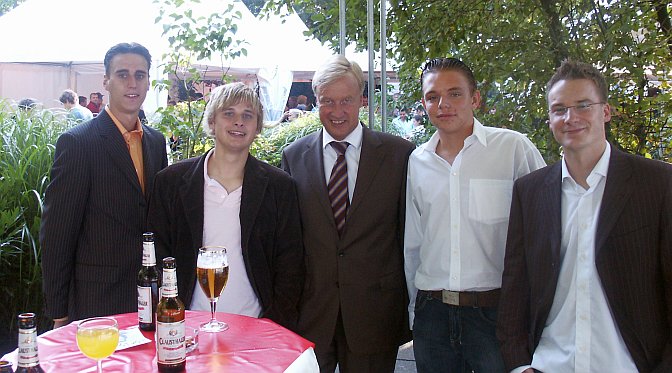 18.08.05 - Lockeres Gespräch mit Ole von Beust bei alkoholfreiem Bier