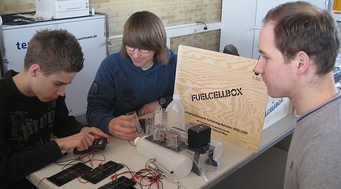 01.04.09 - Arbeit mit der Fuelcell-Box
